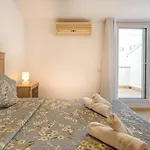 Ribes Duplex By Hello Homes *