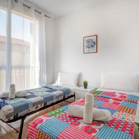 Ribes Duplex By Hello Homes *