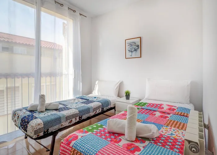 Ribes Duplex By Hello Homes *